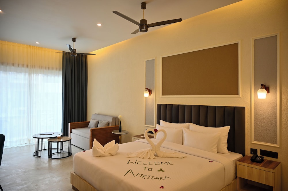 Premium Room, 1 King Bed, Balcony, Garden View