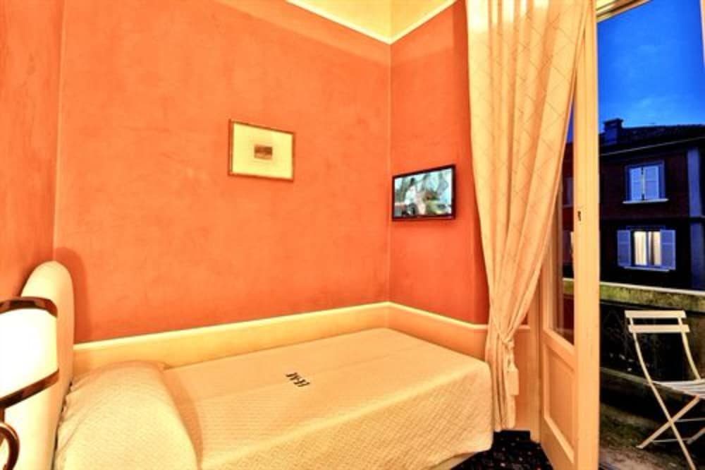 Single Room photo 3