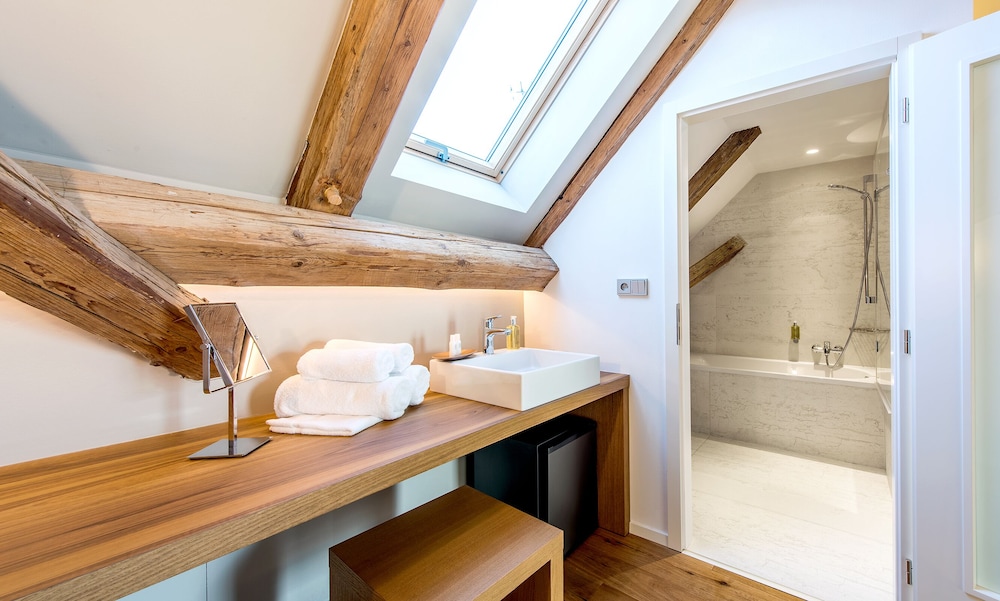 Deluxe Double or Twin Room - Photo 2