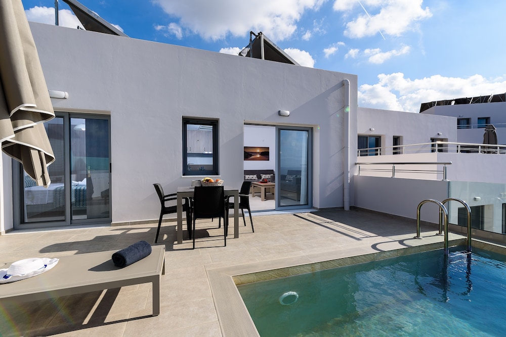 Exclusive Apartment, Private Pool - Photo 14