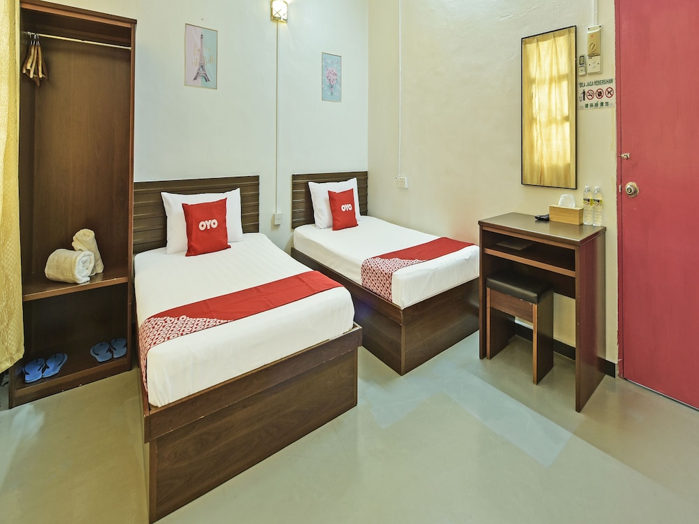 Deluxe Twin Room photo 3