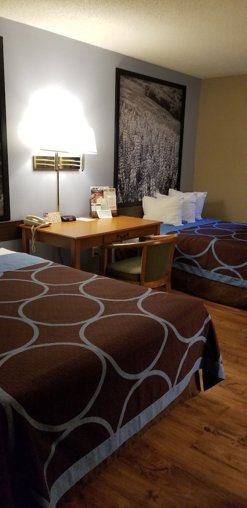 Room, 2 Double Beds, Non Smoking (Pet Friendly) - Photo 3