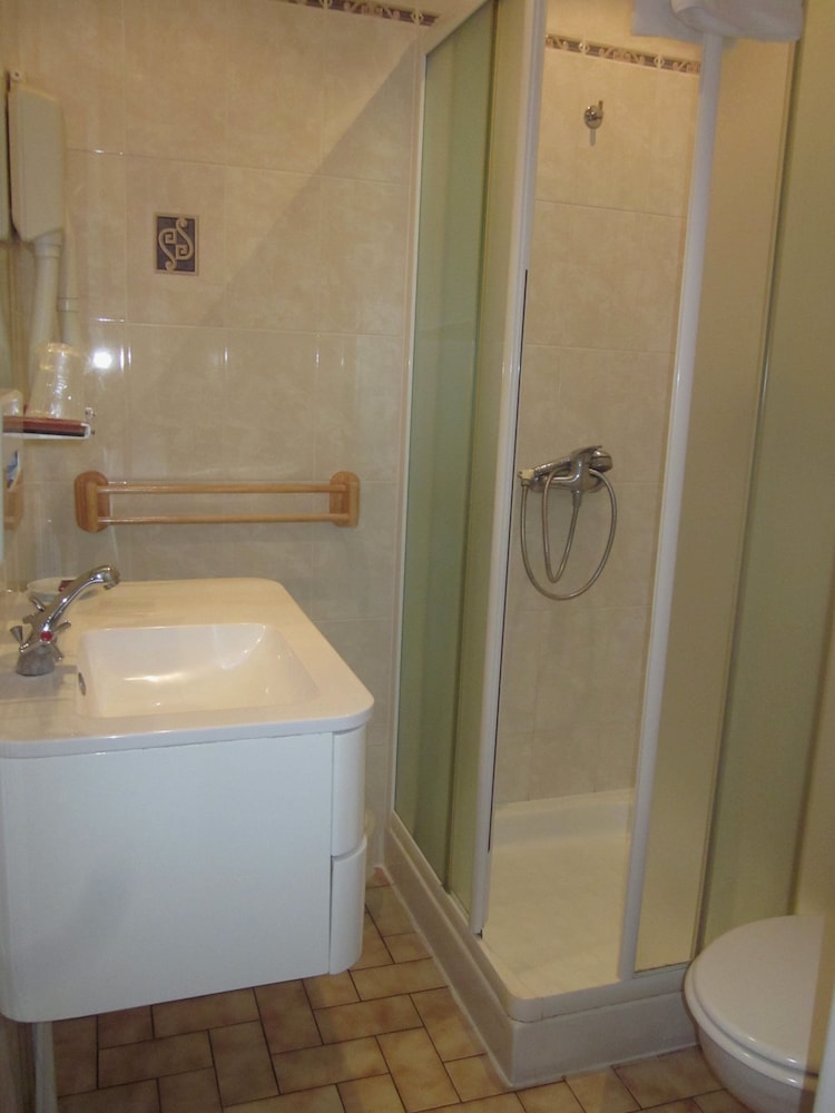Standard Double Room - Photo 2