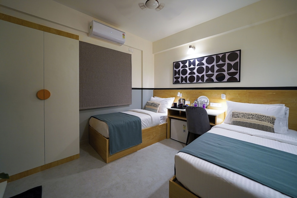 Standard Twin Room