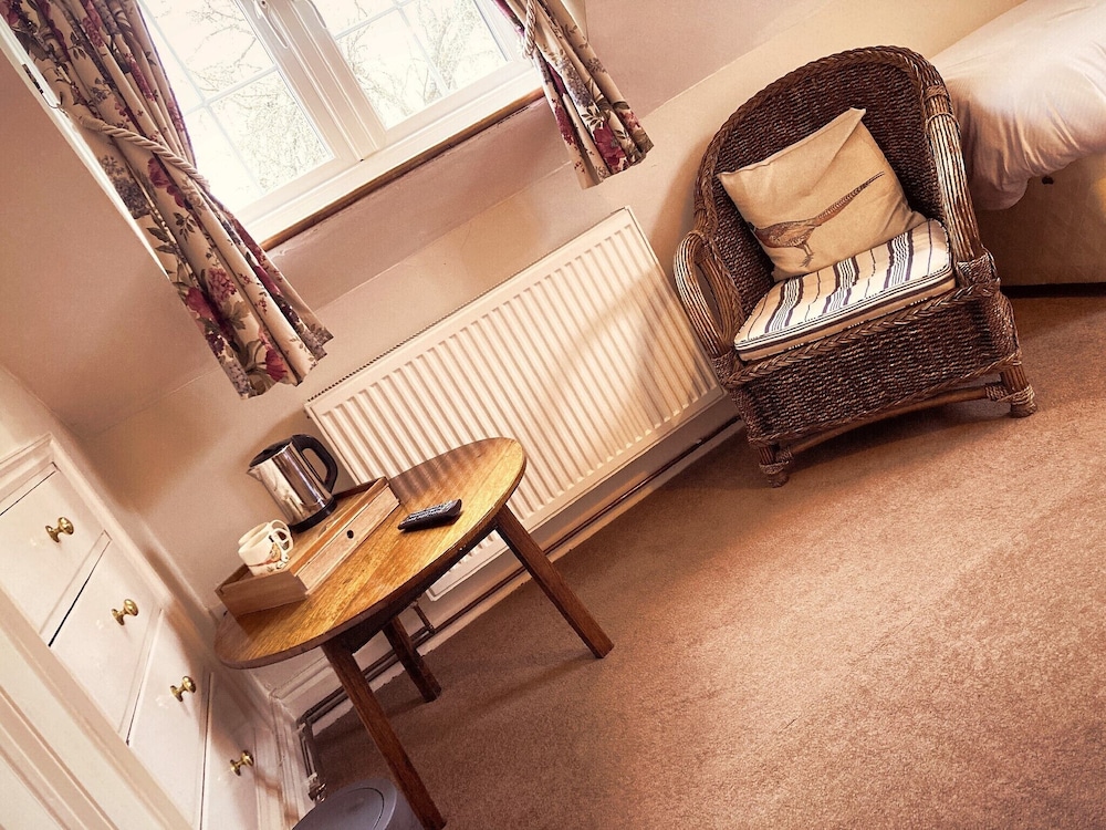 Suite, Ensuite photo 2