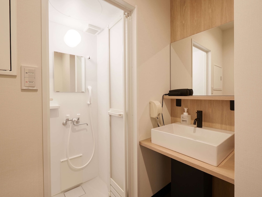 Economy Twin Room - Photo 5