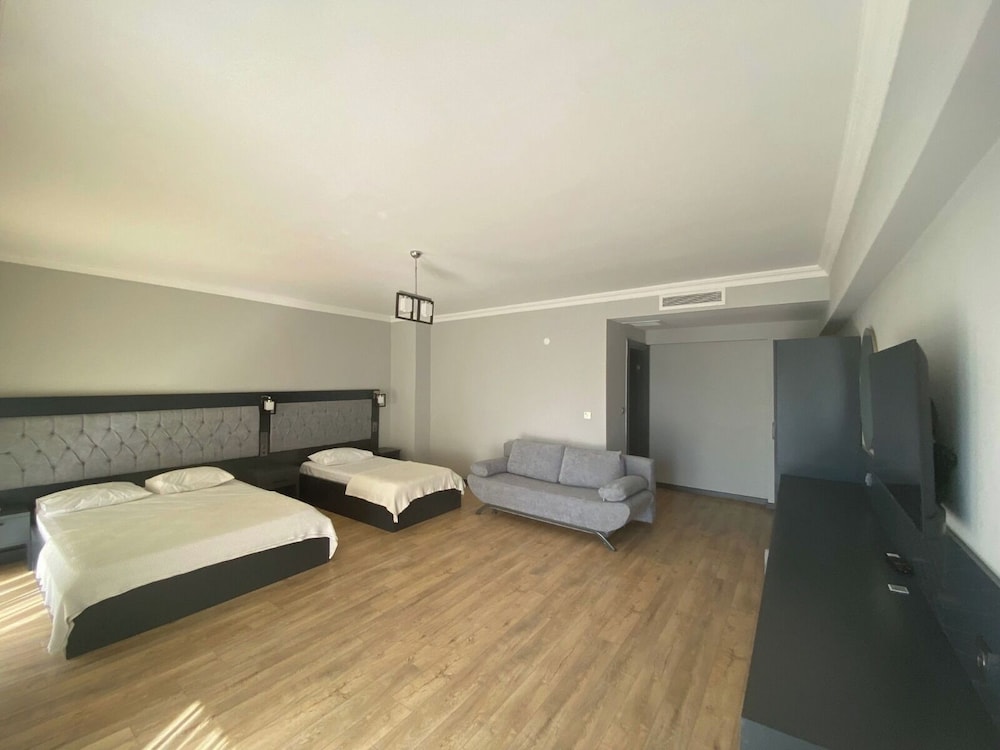 Superior Triple Room, Multiple Beds photo 3