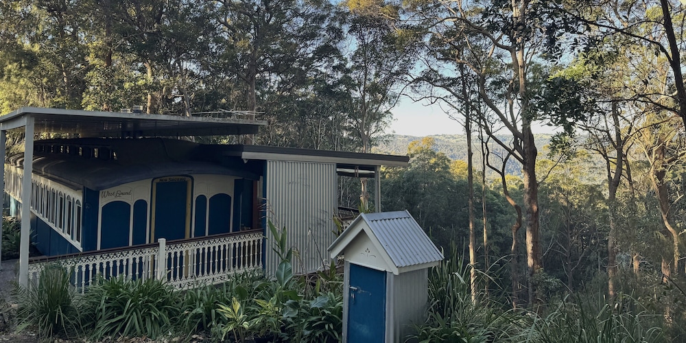 Deluxe Cabin, 1 Queen Bed, Balcony, Mountain View