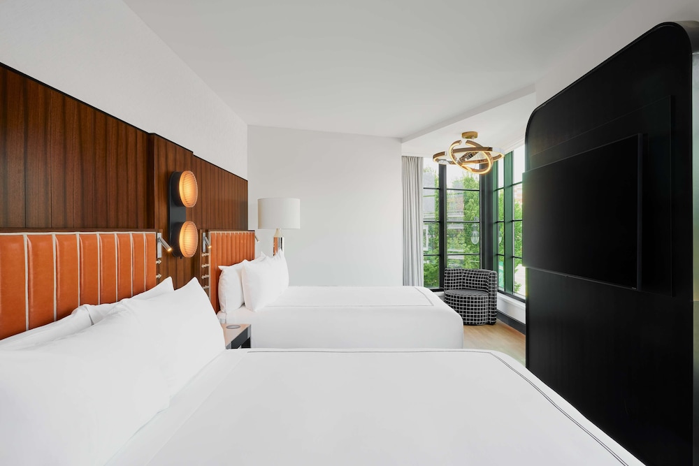 Deluxe Room, 2 Queen Beds, Accessible (Roll-In Shower) - Photo 5