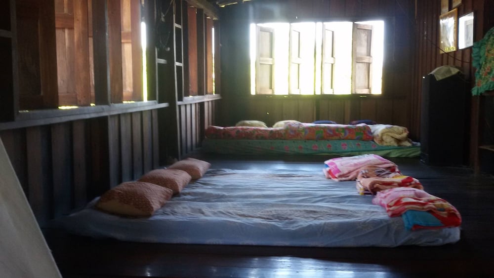 15-Bed Mixed Dormitory