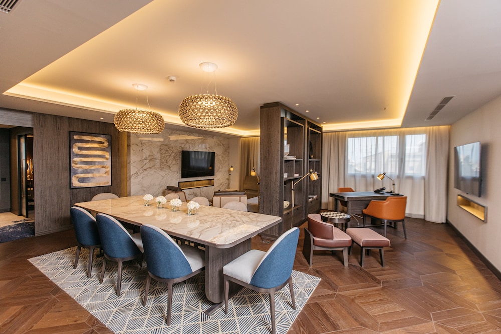 Presidential Suite, 1 Twin Bed