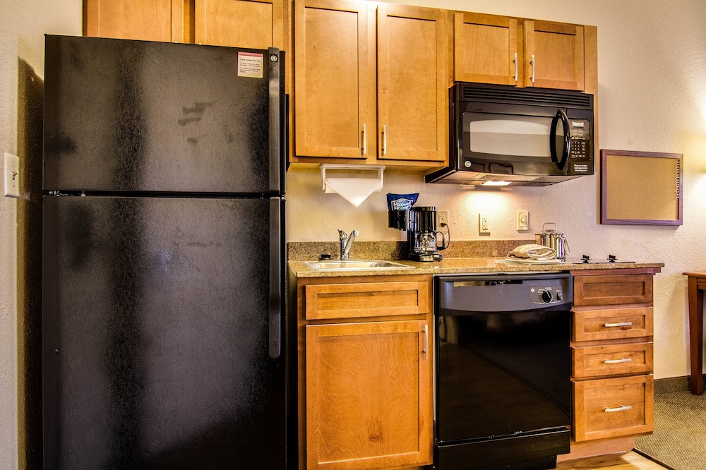 Studio Suite, 2 Double Beds, Kitchen - Photo 10