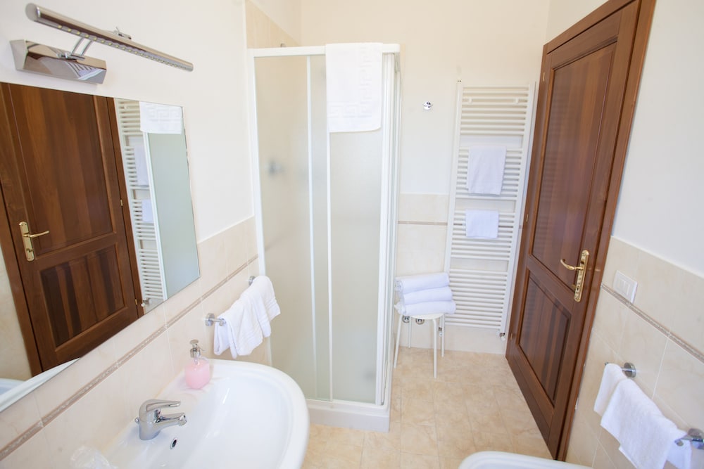 Superior Quadruple Room photo 2