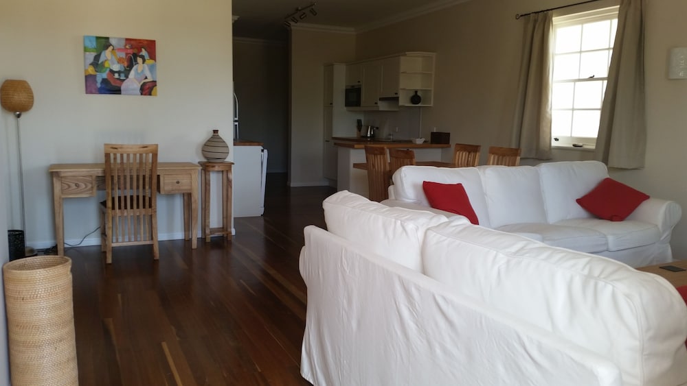 Apartment, 2 Bedrooms, Garden Area (Minimum Age 18)
