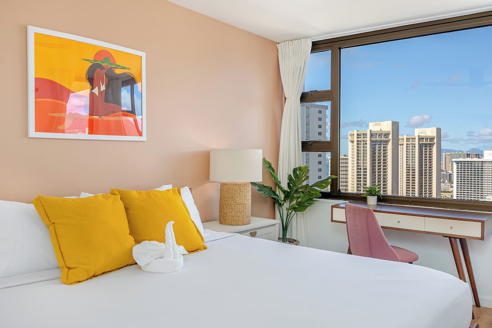 Premium Remodeled Condo with Ocean View and Parking: Condo, 1 Bedroom, Ocean View (0120) photo
