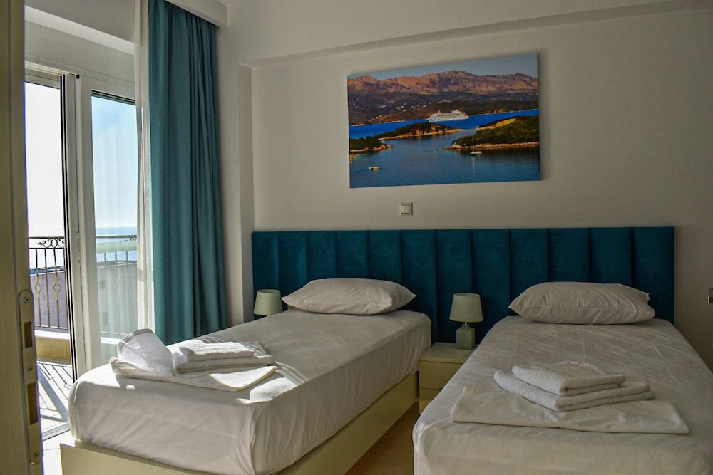 Deluxe Apartment, 1 King Bed, Balcony