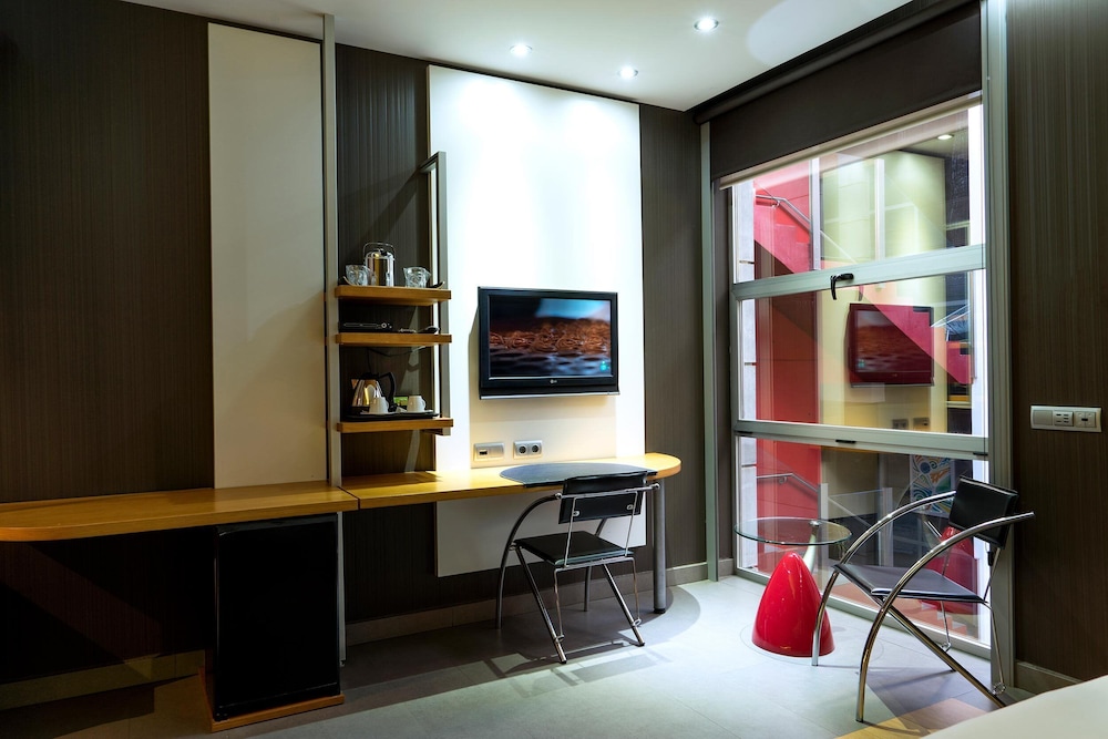Standard Double Room - Photo 2
