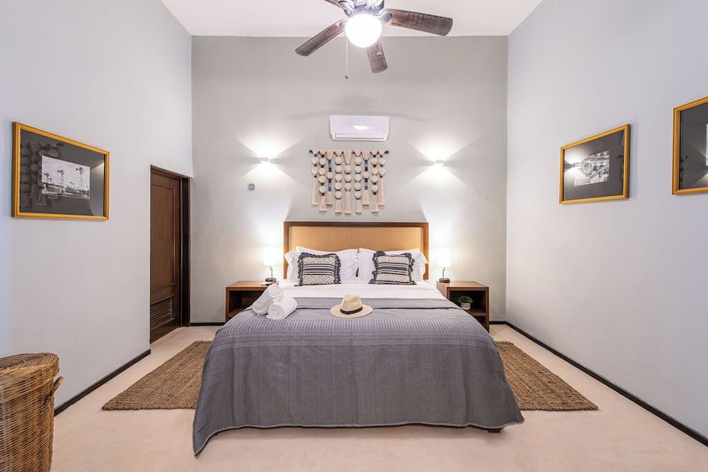 Exclusive House photo 1