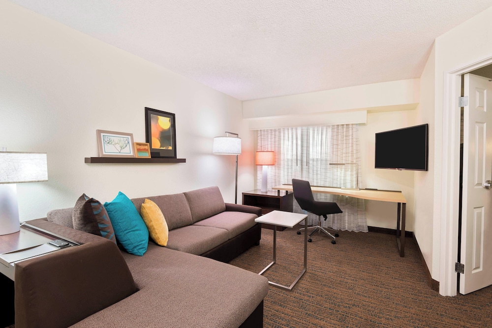 Suite, 1 Bedroom - Photo 1