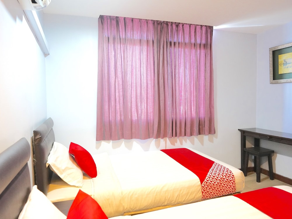 Deluxe Twin Room photo 2