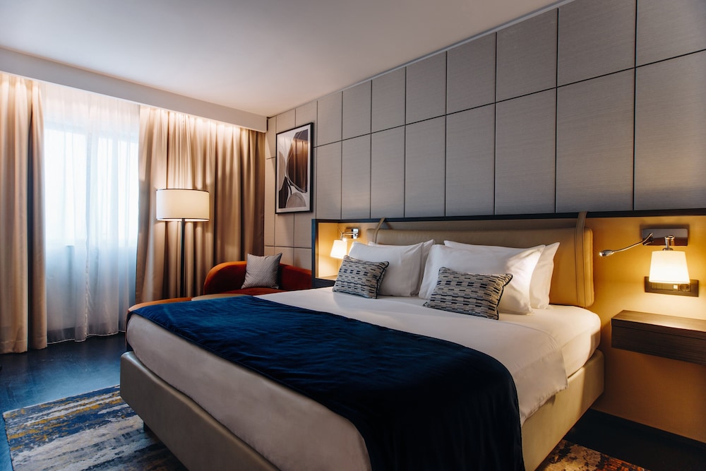 Standard Room, 1 Double Bed, Business Lounge Access photo 3