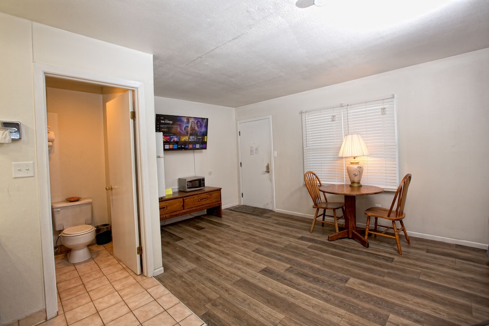 Family Room photo 2