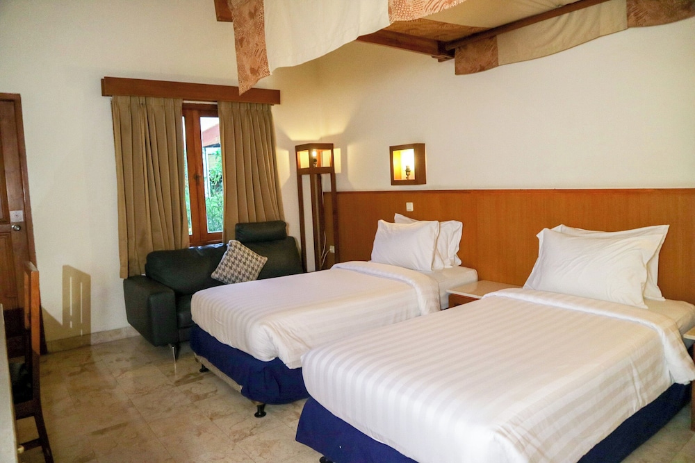 Deluxe Room, Terrace, Pool View