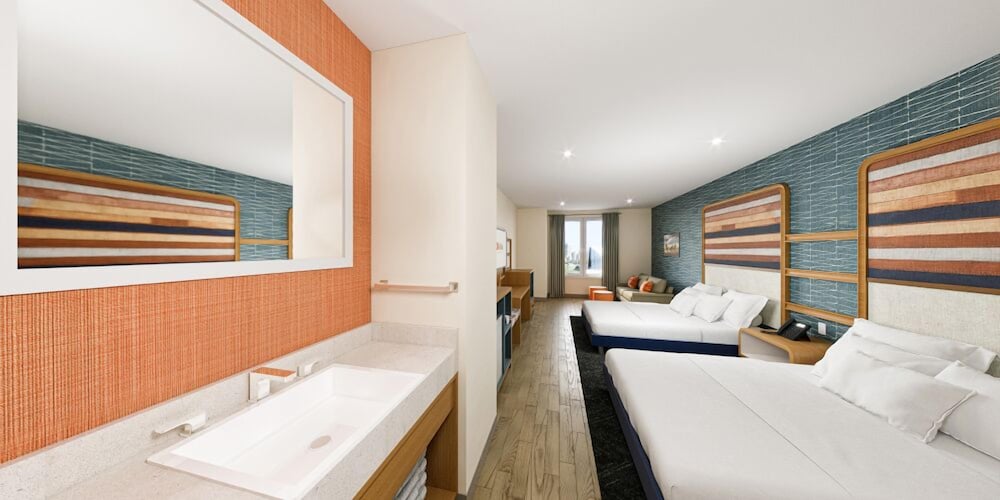 Junior Double Queen Lagoon Suite photo 3