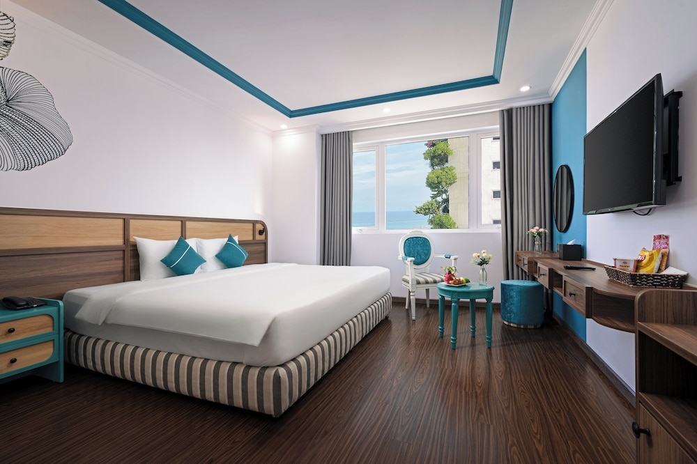 Premium Partial Sea View photo 1