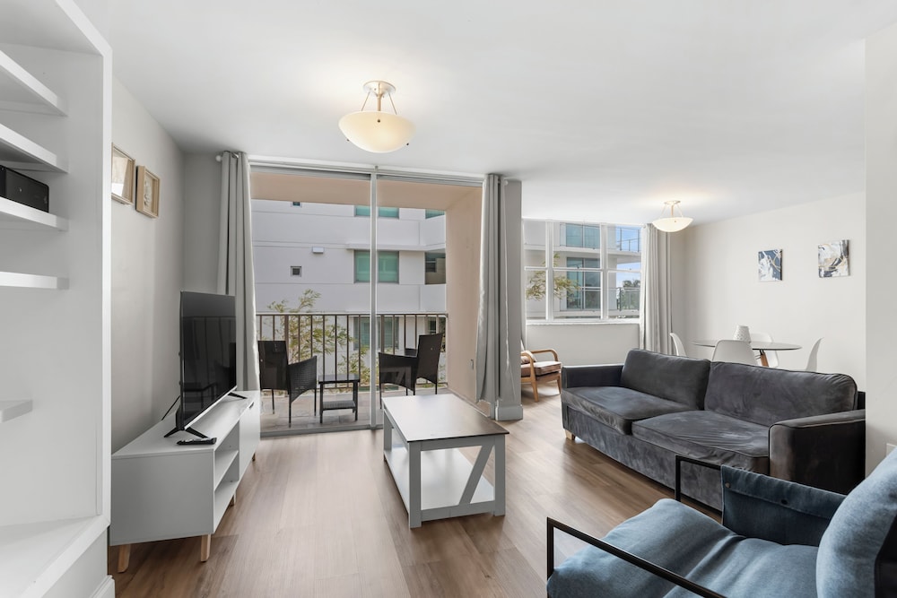 Apartment, Balcony