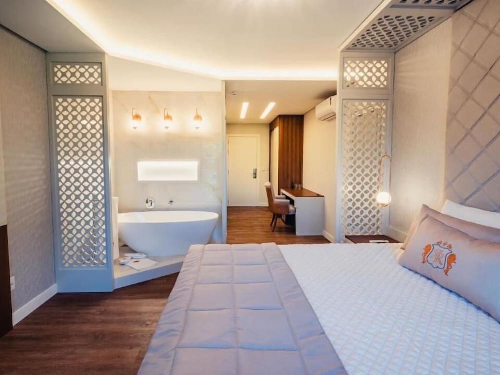 Master Suite Overlooking the Valley