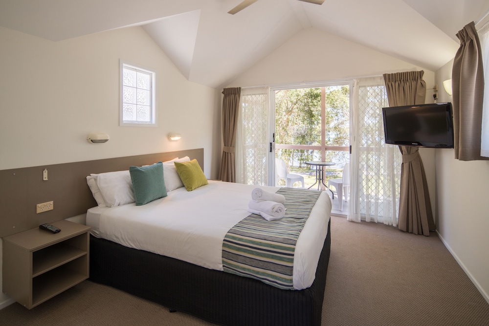 Two Storey Waterview Cottage photo 2