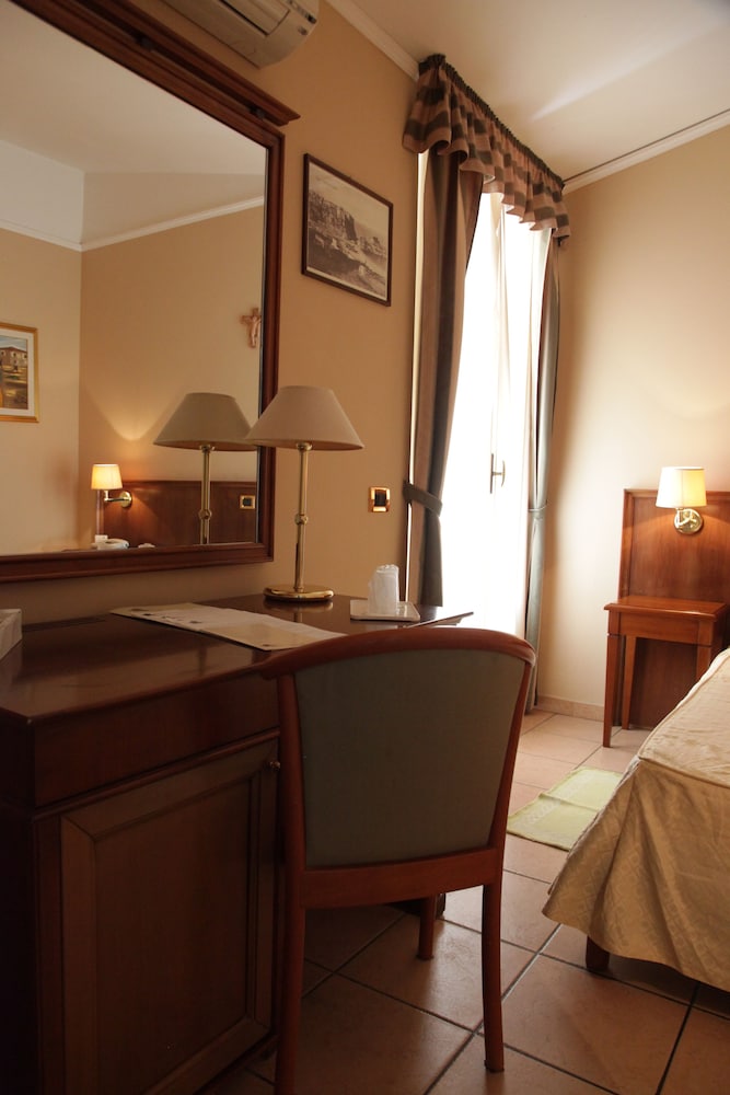 Superior Double Room, Balcony - Photo 13