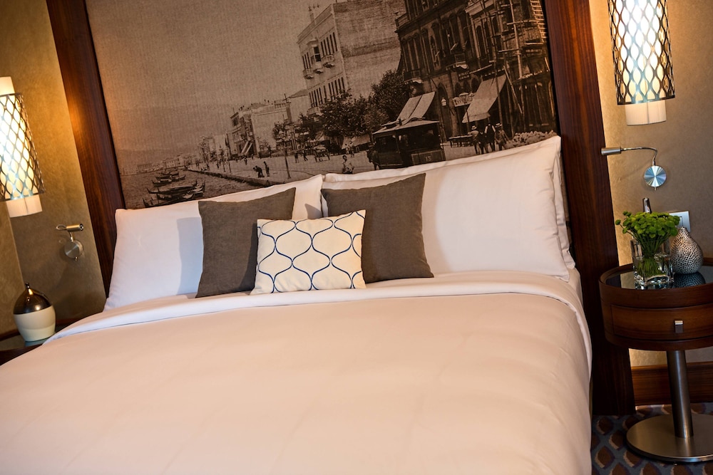 Club Room, 1 King Bed