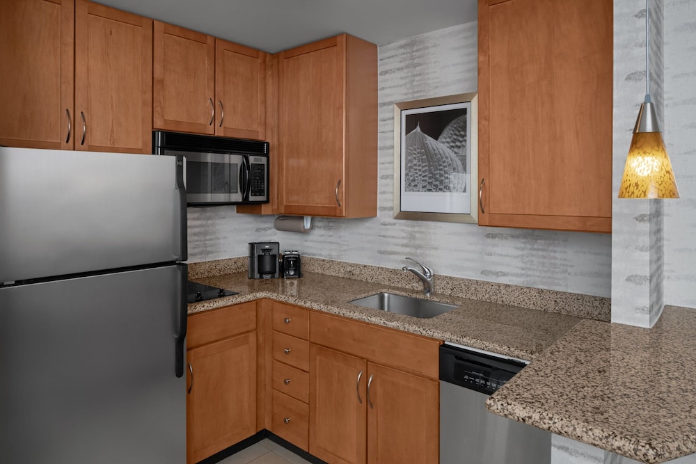 Suite, 1 Bedroom - Photo 4