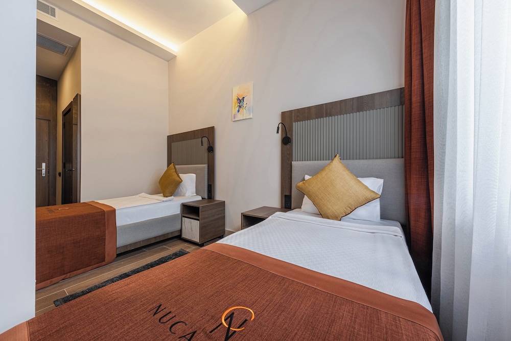 Basic Room, City View