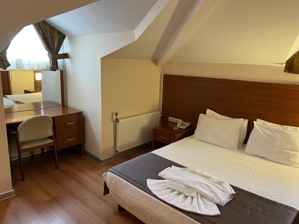 Junior Studio Suite, Non Smoking, City View photo 3