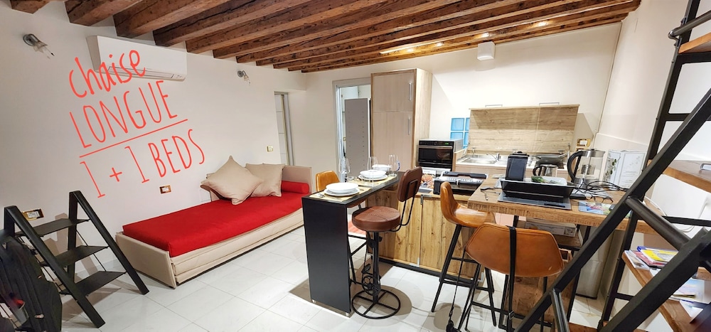 Apartment, 2 Bedrooms, City View photo 3