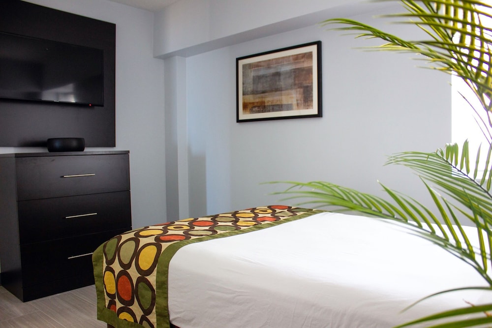 Deluxe Suite, 1 Bedroom, Ocean View, Oceanfront - Photo 2