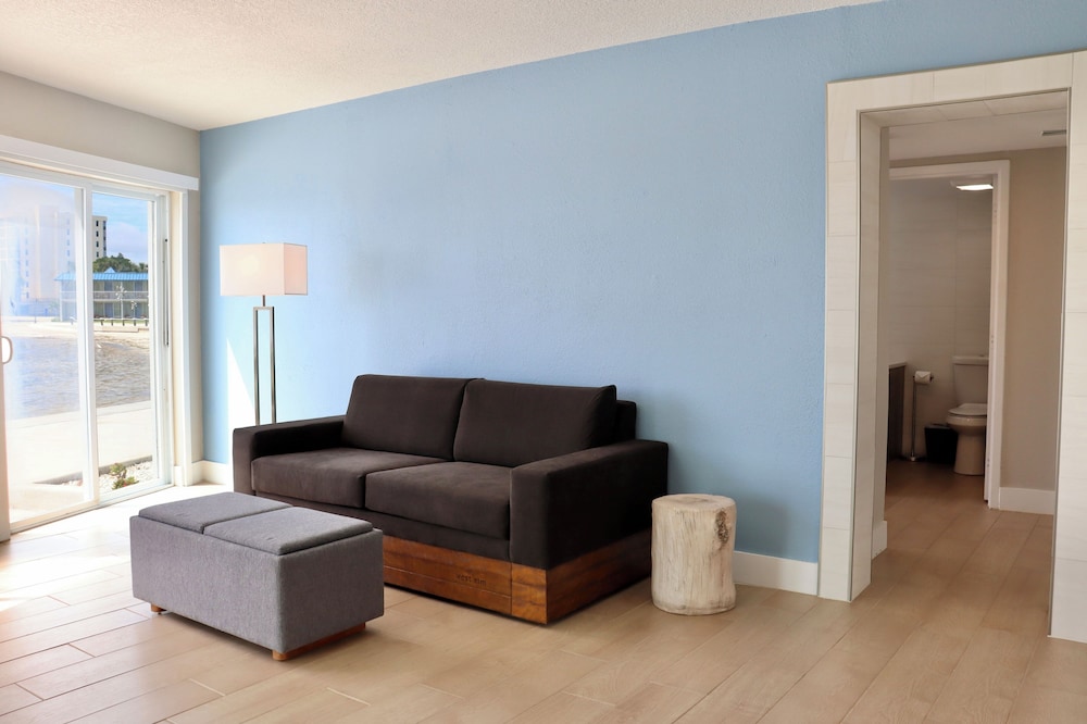 Premier Waterside 2 Bedroom Suite - Photo 5