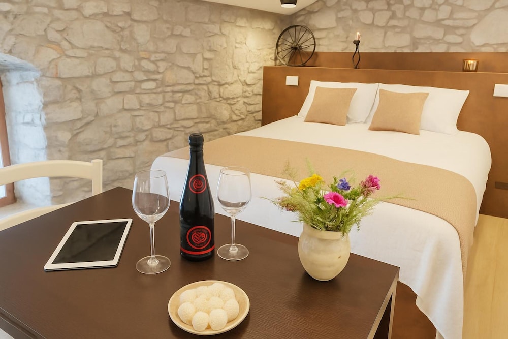 Family Studio, Mountainside (Štanjel Retreat Apartment 2.1)