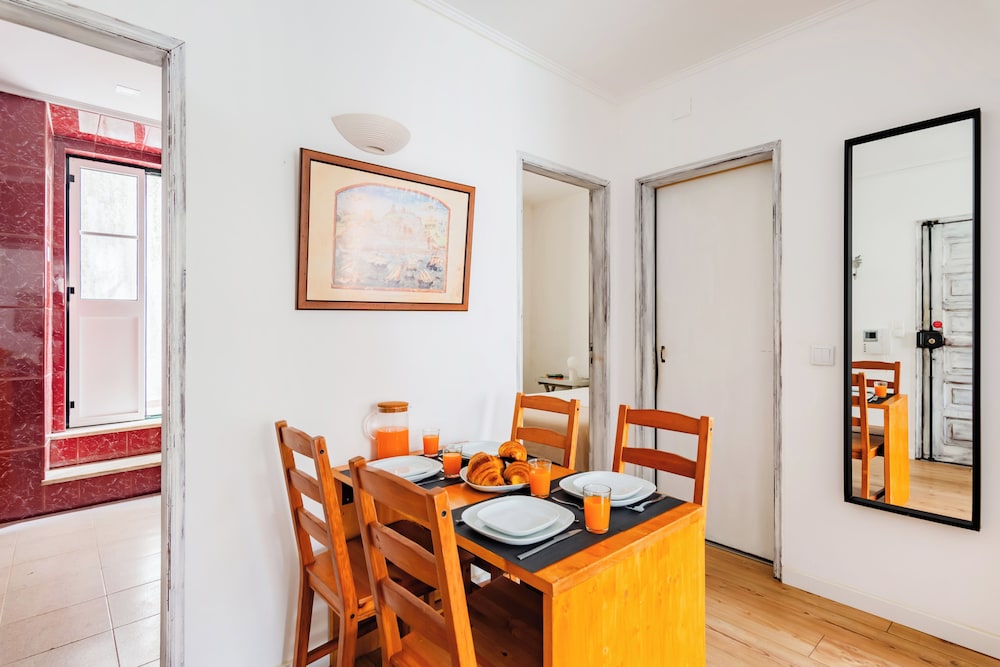 Japanese Western Style Family Room, 2 Bathrooms photo 3