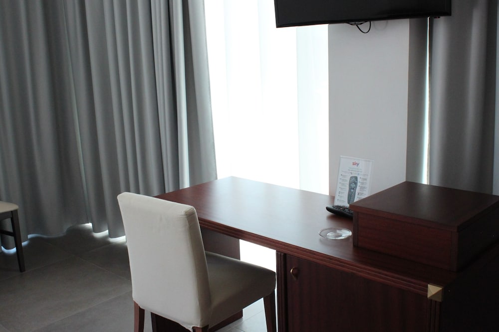 Deluxe Suite photo 3