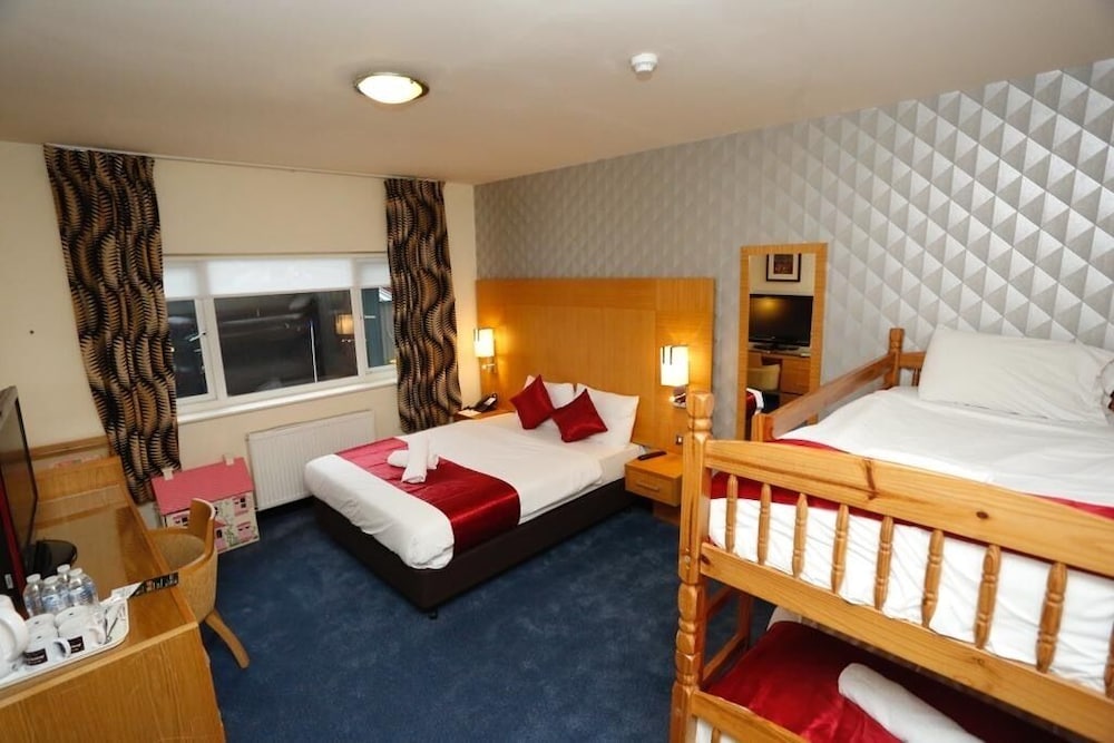 Family Room, 1 Bedroom, Non Smoking - Photo 2