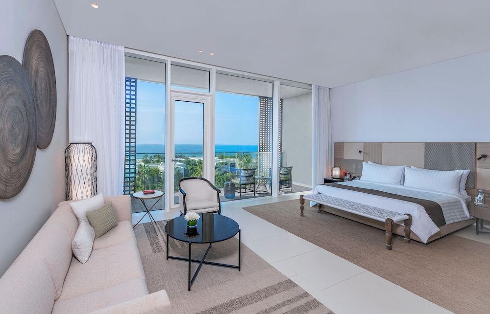 Premier Ocean View Room with Private Terrace King