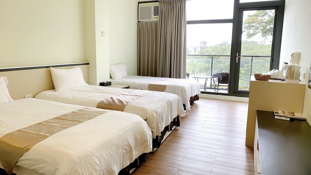 Superior Triple Room, Balcony photo 3