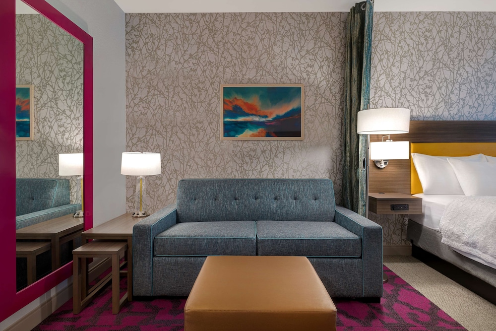Suite, 1 Bedroom, Accessible, Bathtub (Mobility) - Photo 10