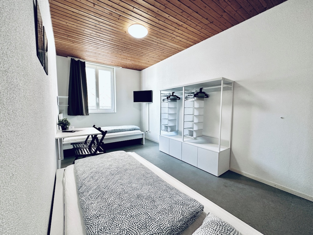 Zweibettzimmer mit Allgemeinbad