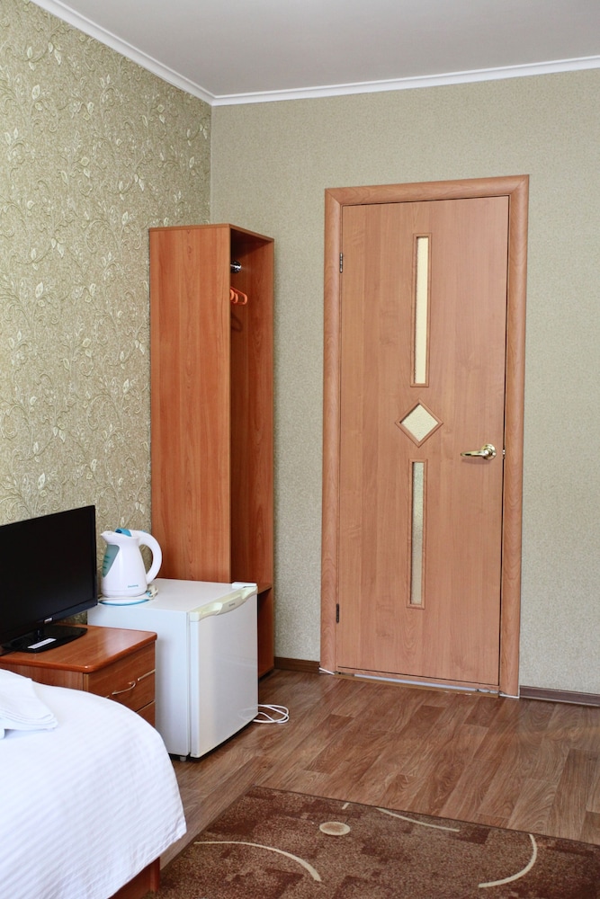 Economy Twin Room photo 2
