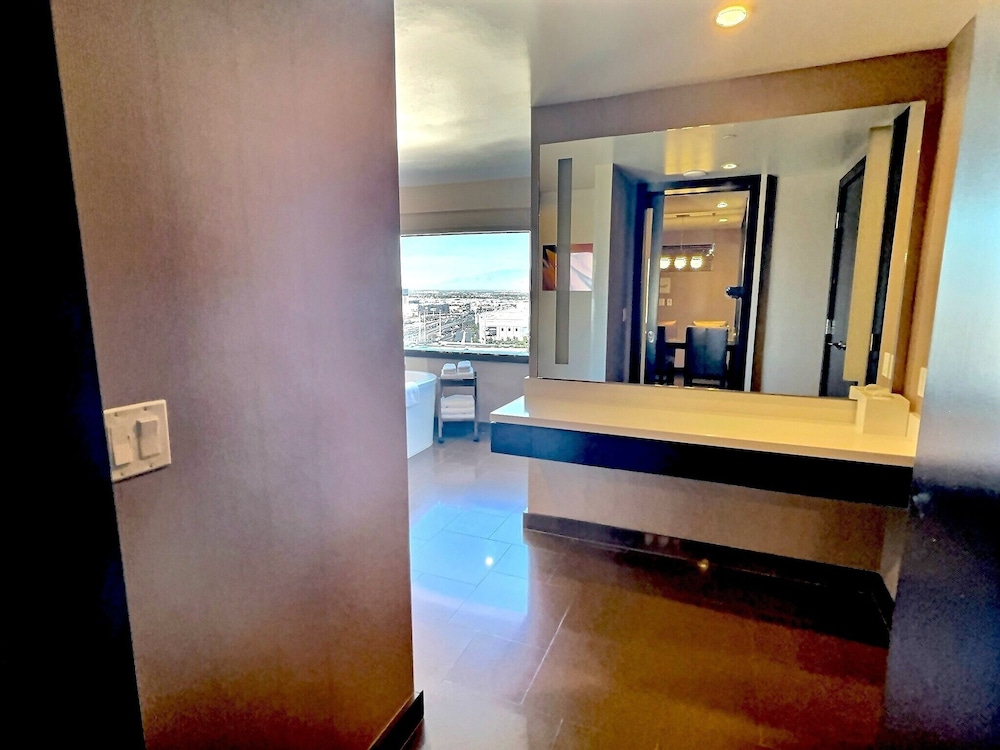 City Corner 1 BR - Photo 24
